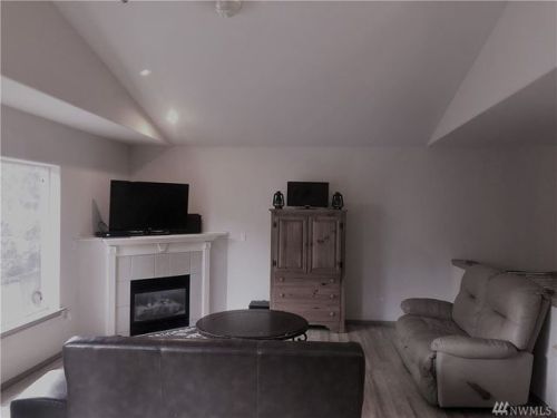9101 160th Street Ct, Puyallup, WA 98375-3006