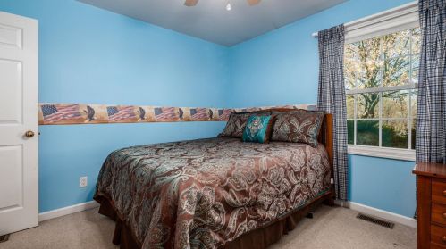 2306 Wesley Chapel Rd, Zanesville OH  43701-9334 exterior