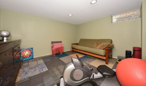 2964 82, Milwaukee WI 53219-2707 exterior