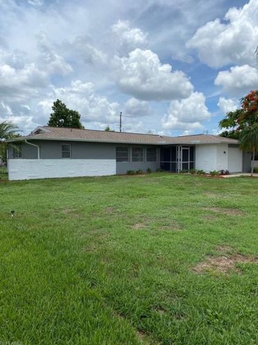 102 Waterview Ave, Lehigh Acres, FL 33936-7044
