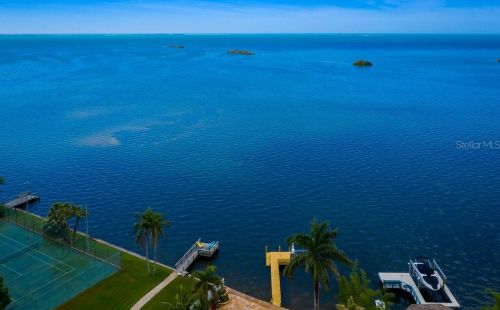 502 Driftwood Dr, Palm Harbor, FL 34683-1007