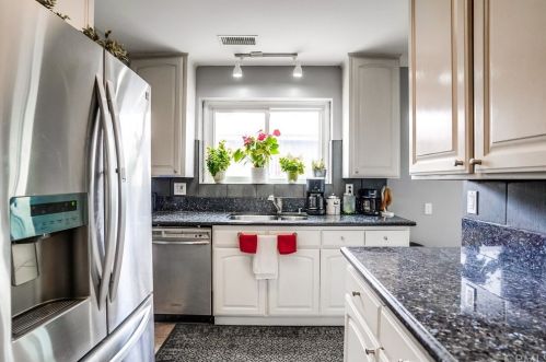 304 Sloan Ave, Compton CA  90221-3351 exterior