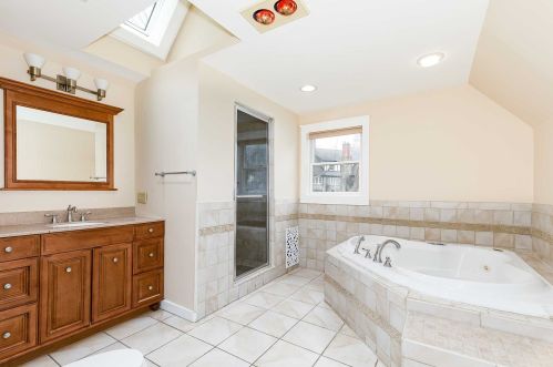 19 Loockerman Ave, Poughkeepsie NY 12601-5026 exterior