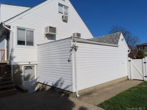 231 Carman Ave, East Rockaway NY  11518-1737 exterior