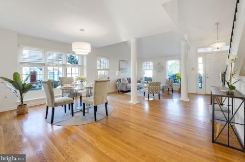 11622 Old Brookville Ct, Herndon, VA 20194-1100