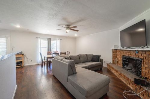 1004 Fort Worth St, Midlothian TX  76063-2114 exterior