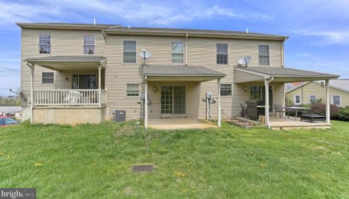 343 Atlantic Ave, Red Lion PA  17356-1509 exterior