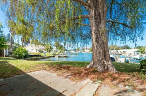 108 Lyons Bay Rd, Nokomis FL 34275-3015 exterior