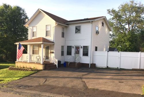 38 Leonard St, Pittston, PA 18640-2733