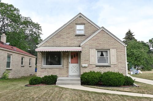 226 Van Norman Ave, Milwaukee, WI 53207-5814