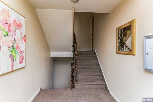 24 Un Ave, Nutley NJ  07110-3325 exterior