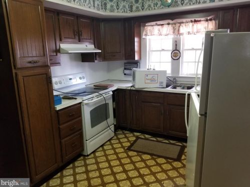 33049 Dupont Blvd, Frankford DE  19945-3800 exterior