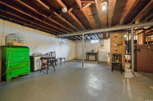 13 Berkshire Rd, Bethpage NY  11714-1025 exterior