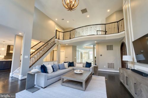 40280 Spectacular Bid Pl, Leesburg VA  20176-7173 exterior