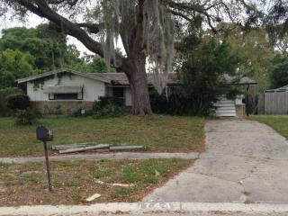 1744 Colmar Dr, Tarpon Springs, FL 34690-6104