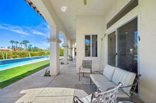 27 Toscana Way, Rancho Mirage CA  92270-1977 exterior