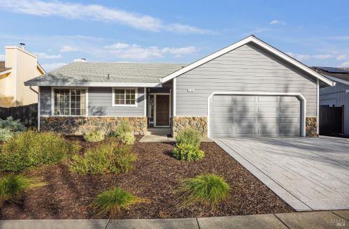 1104 Pippin Cir, Santa Rosa CA  95407-6772 exterior