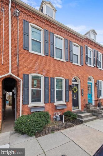 522 Lemon St, Lancaster, PA 17603-3323