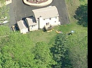 128 Louise Ln, Bartonsville, PA 18321-7786