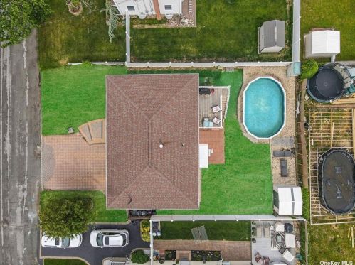 452 Outlook Ave, Babylon NY  11704-4312 exterior