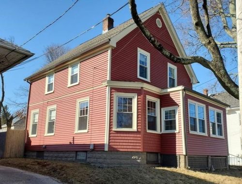 180 Rounds Ave, Providence, RI 02907-3558