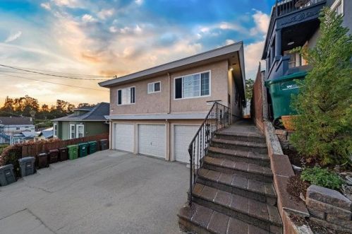 2946 29th St, Oakland, CA 94601-2731