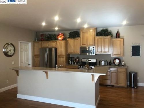 1407 Salamanca Ave, Hayward, CA 94544-6255