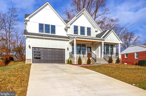 2010 Burfoot St, Falls Church, VA 22043-1345