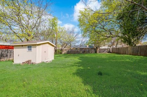 7521 College Cir, Fort Worth TX  76180-6233 exterior