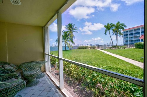 105 Paradise Harbour Blvd, West Palm Beach, FL 33408-5001