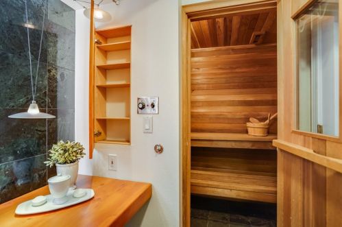 2622 Monserat Ave, Belmont CA  94002-1446 exterior