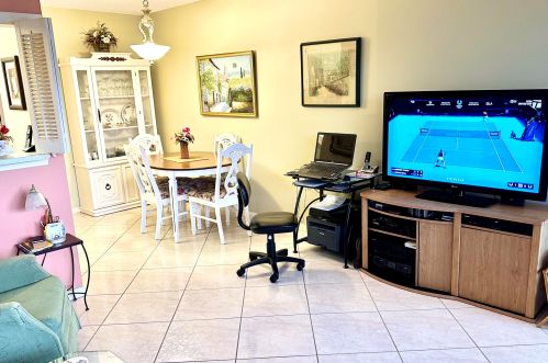 3 Berkshire A, West Palm Beach FL  33417-2151 exterior
