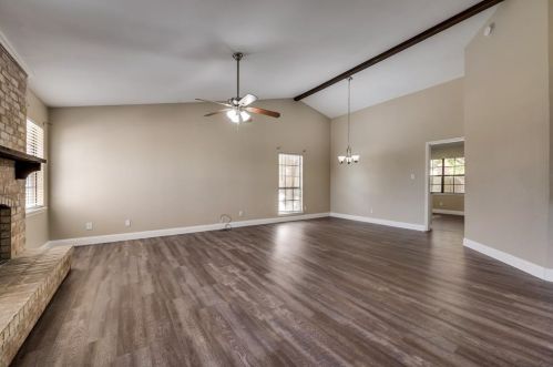 3905 Commonwealth Dr, Lewisville TX  75028-1529 exterior