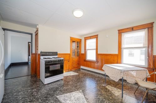 19 5 Ave, Worcester MA  01607-1008 exterior