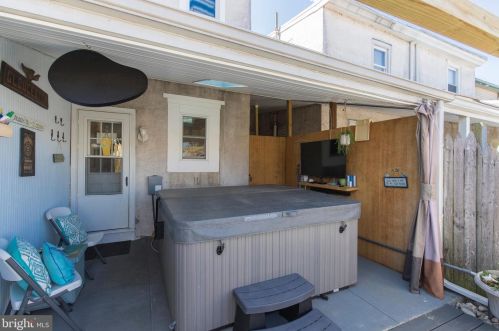 633 Division St, Gloucester NJ  08030-2335 exterior