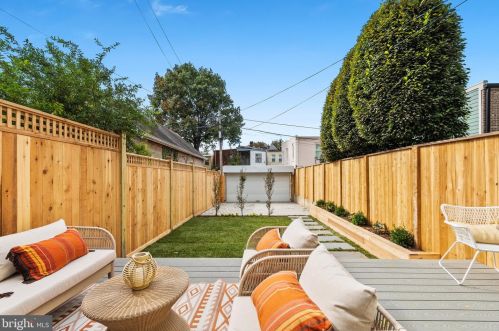 236 11th St, Washington DC  20002-6218 exterior