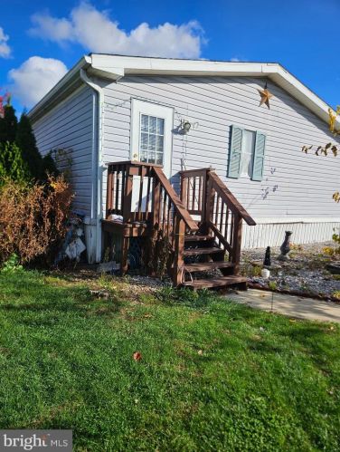 22 Spring Dr, Lees Cross Roads, PA 17257-9465