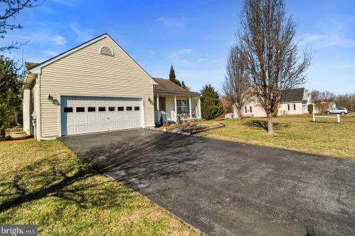 882 Carrington Dr, Dover, DE 19904-3918