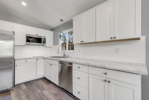 6577 Melrose Dr, North Highlands CA  95660-4378 exterior