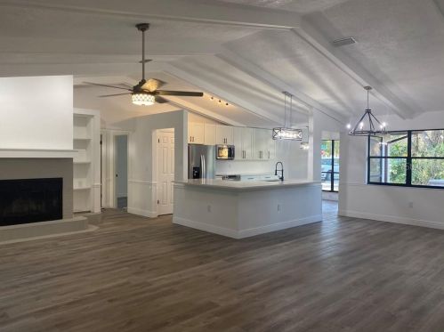 15900 Hansonview Dr, Tavares, FL 32778-5029