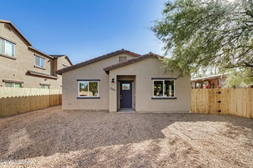1127 Hadley St, Tucson, AZ 85705-1445