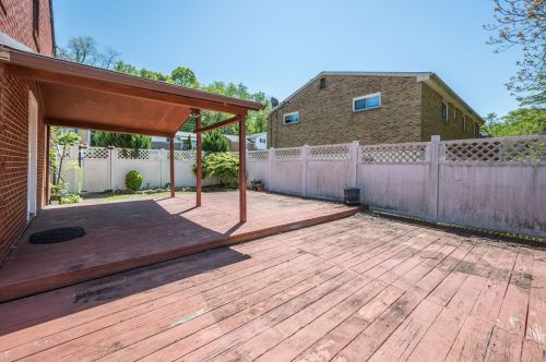 114 Fox Chase Dr, Verona PA  15147-2806 exterior