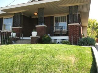 860 Broadway, Lexington KY  40504-2646 exterior