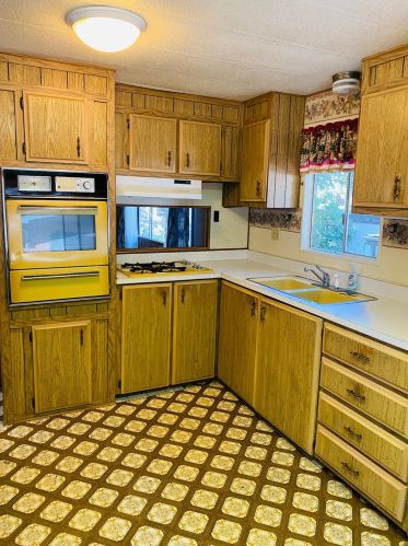 11 Axle St, Pacific House, CA 95726-9765