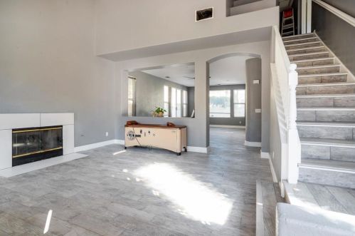 2032 Freedom Way, Vista, CA 92081-7048