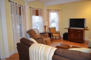1321 North Ave, Stratford CT  06614-3918 exterior