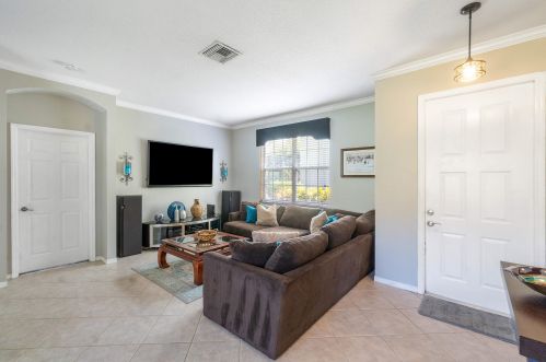 1752 Pierside Cir, West Palm Beach, FL 33414-8035