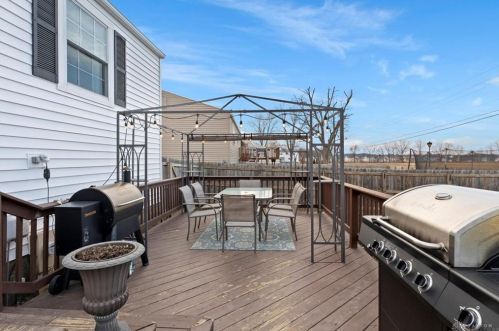 128 Wickham Farm Dr, Englewood OH  45322-2948 exterior