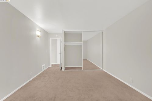 455 Cres St, Oakland CA 94610-2662 exterior