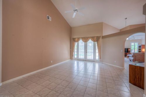 7517 Citrus Hill Ln, Naples FL  34109-0601 exterior